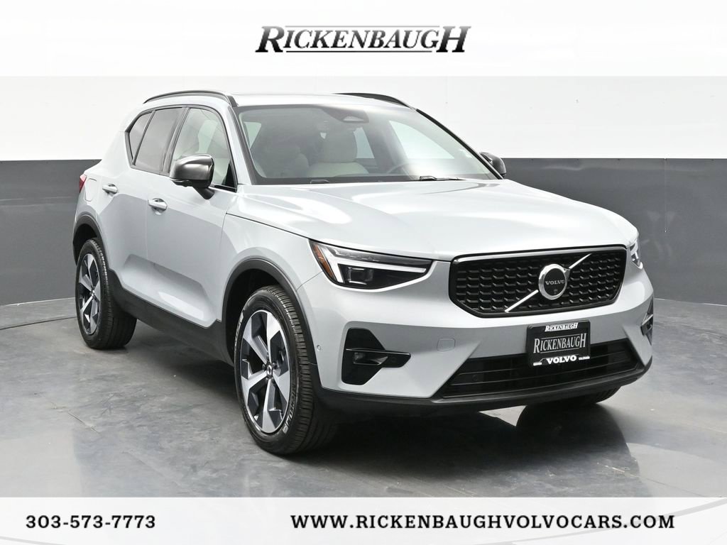 Used 2026 Volvo XC40 B5 Plus AWD/4WD image 1