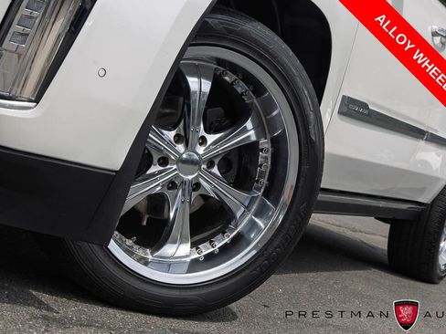 Used 2020 Cadillac Escalade Premium Luxury AWD/4WD image 17