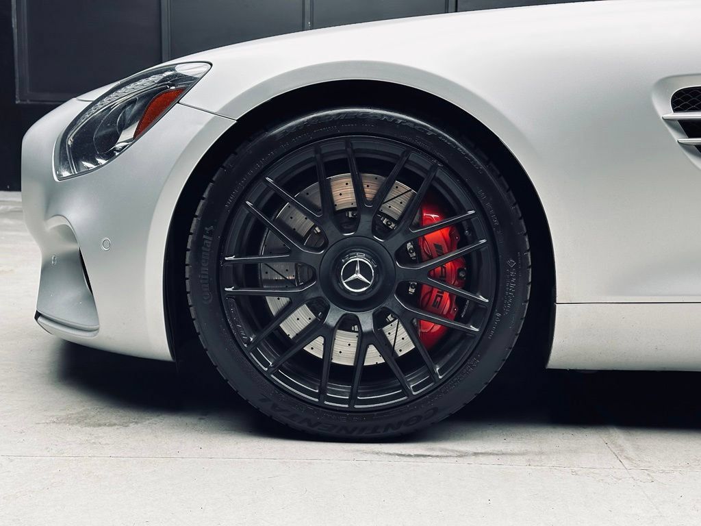 Used 2017 Mercedes-Benz AMG GT S image 32