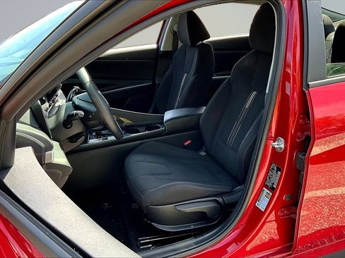 Used 2023 Hyundai Elantra SEL w/ Convenience Package FWD image 17