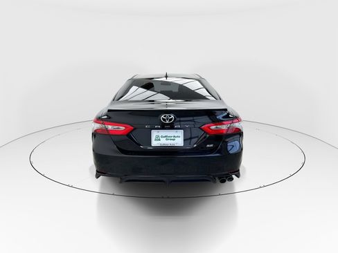 Used 2019 Toyota Camry SE FWD image 7