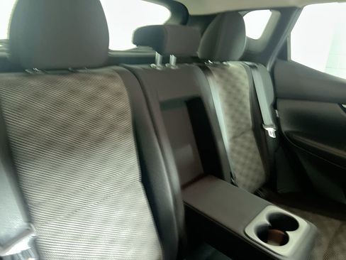 Used 2021 Nissan Rogue Sport SV image 32