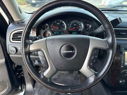 Used 2014 GMC Sierra 3500 Denali image 38