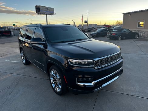 Used 2022 Jeep Grand Wagoneer Series II w/ Flexible Seating Group image 6