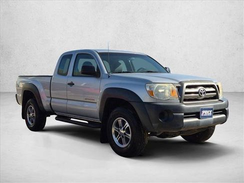 Used 2010 Toyota Tacoma PreRunner RWD image 3