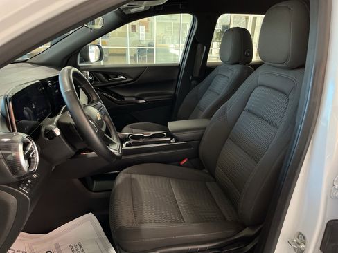 Used 2025 Chevrolet Equinox LT image 12