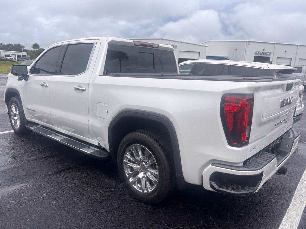 Used 2022 GMC Sierra 1500 Denali AWD/4WD image 3