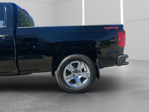 Used 2018 Chevrolet Silverado 1500 Custom w/ Trailering Package image 21