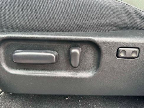 Certified 2022 Toyota Tacoma TRD Off-Road image 17