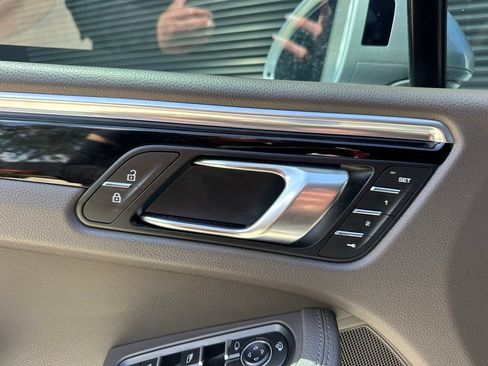 Certified 2023 Porsche Macan Turbo image 20