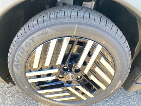 New 2026 Nissan Leaf SV+ w/ Floor Mat Package (SV+) image 15