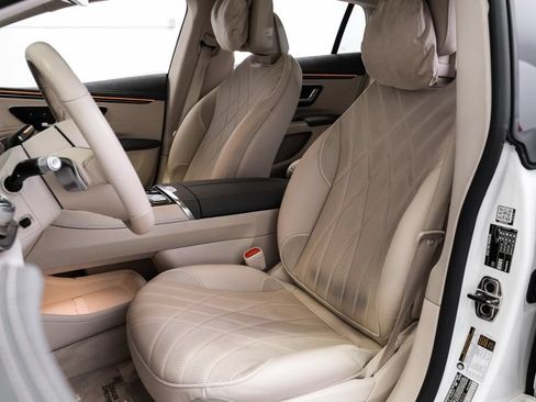 Used 2023 Mercedes-Benz EQS 580 4MATIC Sedan image 29