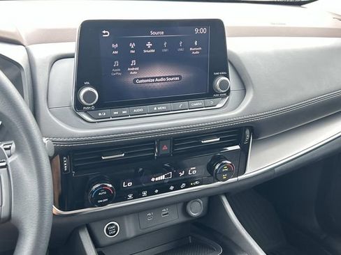 Used 2023 Nissan Rogue SV FWD image 23