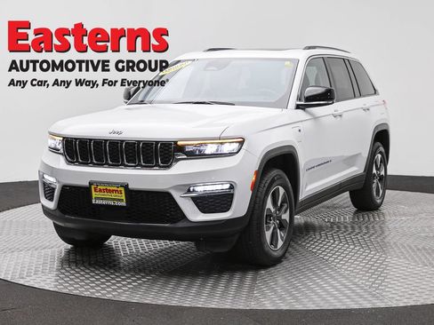 Used 2023 Jeep Grand Cherokee 4WD 4xe image 1