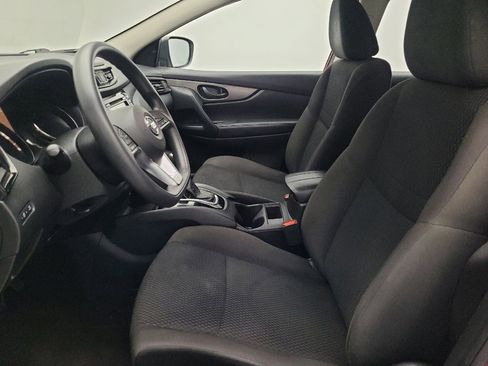 Used 2020 Nissan Rogue Sport S image 17