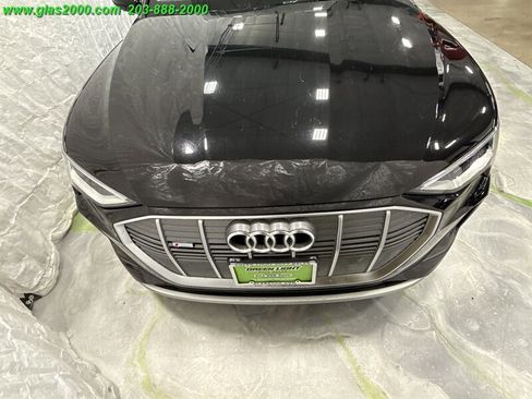 Used 2021 Audi e-tron Premium Plus image 24