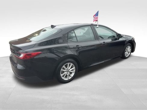 Used 2025 Toyota Camry LE image 22