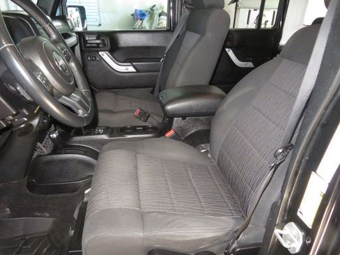 Used 2012 Jeep Wrangler Unlimited Sahara w/ Mopar Chrome Edition Group image 20