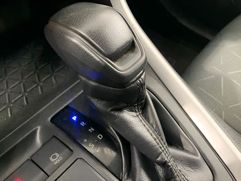 Used 2022 Toyota RAV4 XLE image 32