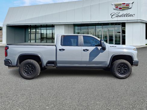 Used 2024 Chevrolet Silverado 2500 ZR2 w/ ZR2 Bison Edition image 7