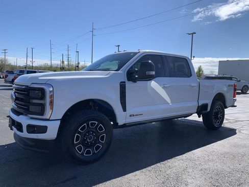 Used 2025 Ford F250 Platinum AWD/4WD image 4