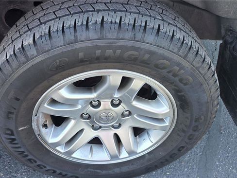 Used 2006 Toyota Sequoia SR5 RWD image 9