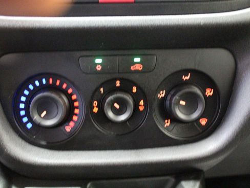 Used 2021 RAM ProMaster City Tradesman FWD image 13
