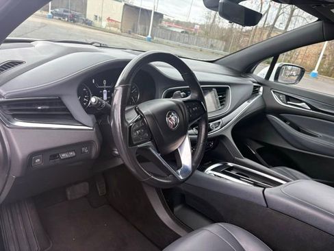 Used 2024 Buick Enclave Premium image 19