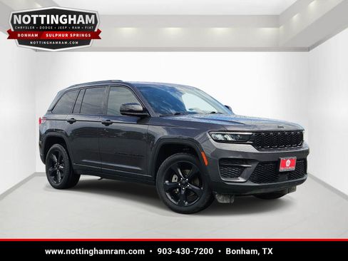 Used 2023 Jeep Grand Cherokee Altitude AWD/4WD image 1