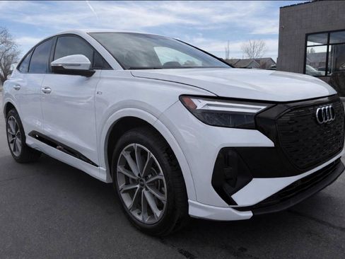 Used 2022 Audi Q4 e-tron Premium Plus w/ Premium Plus image 1