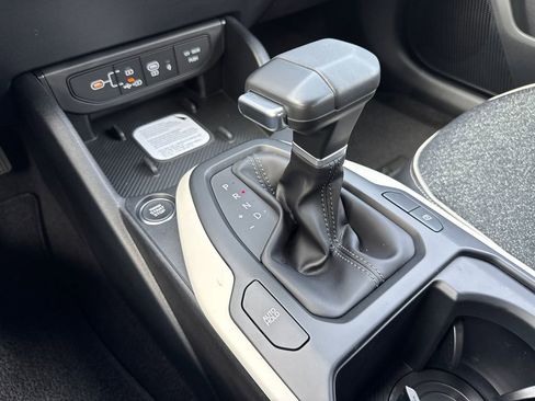 New 2025 Kia K4 GT-Line image 30