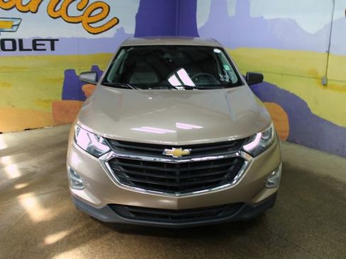 Used 2018 Chevrolet Equinox LS FWD image 3