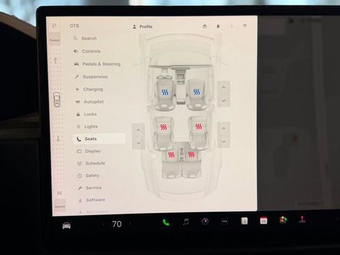 Used 2022 Tesla Model X image 34