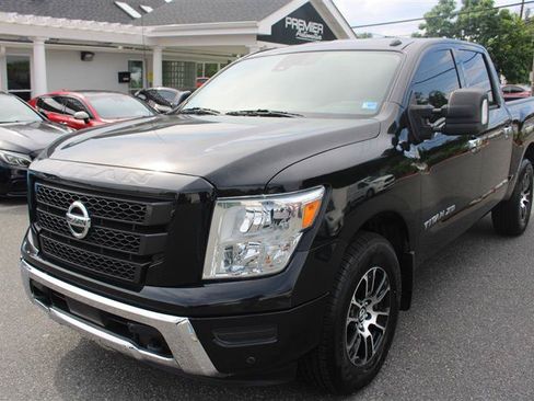 Used 2020 Nissan Titan SV w/ SV Convenience Package AWD/4WD image 4