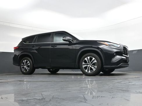 Used 2023 Toyota Highlander L image 38