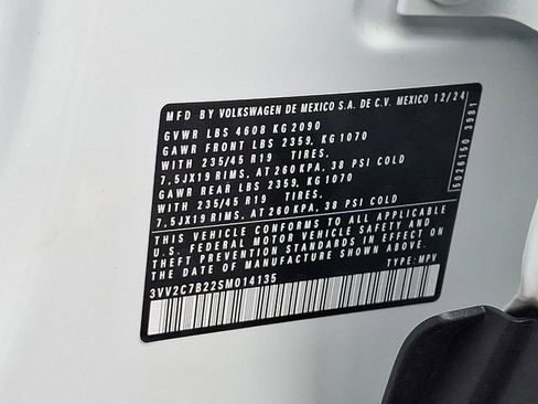 Certified 2025 Volkswagen Taos SE image 27