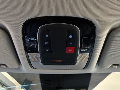 Used 2025 Hyundai Palisade SEL FWD image 18