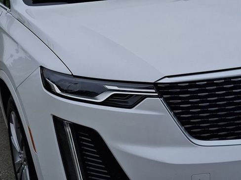 Certified 2024 Cadillac XT6 Premium Luxury AWD/4WD image 11