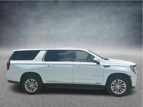 Used 2024 GMC Yukon XL SLT w/ SLT Luxury Package AWD/4WD image 6