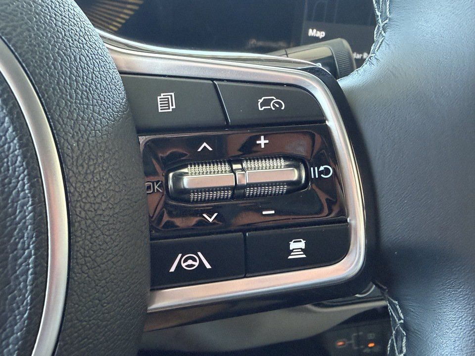 Used 2024 Kia Sorento S AWD/4WD image 16