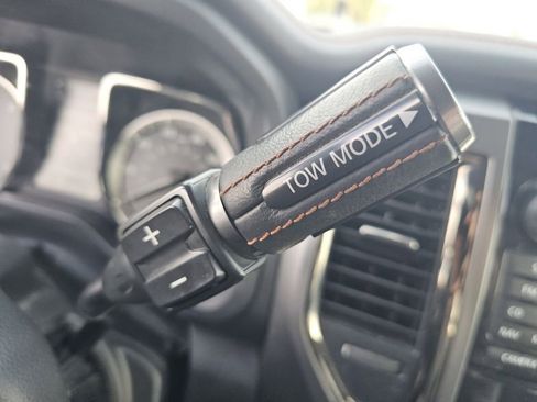 Used 2017 Nissan Titan Platinum Reserve image 32