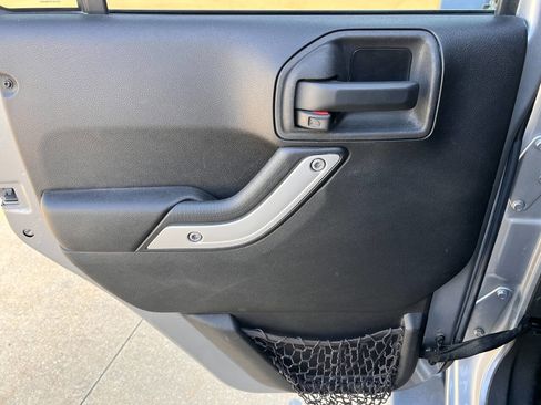 Used 2015 Jeep Wrangler Unlimited Sahara w/ Dual Top Group image 16