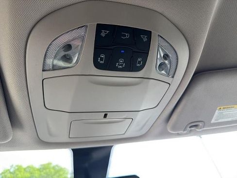 Used 2022 Chrysler Voyager LX FWD image 30