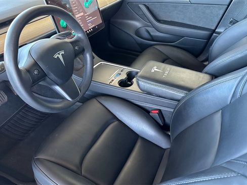 Used 2023 Tesla Model 3 Standard Range image 10
