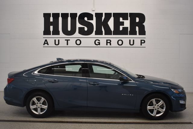 Used 2024 Chevrolet Malibu LT FWD image 2
