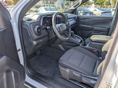 Certified 2024 Chevrolet Colorado Trail Boss w/ Advanced Trailering Package AWD/4WD image 8
