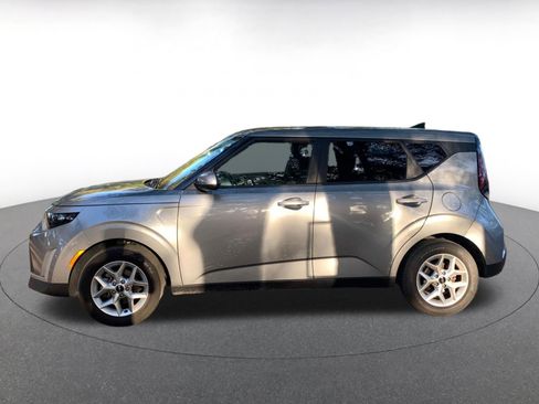 Used 2025 Kia Soul LX w/ LX Technology Package image 4