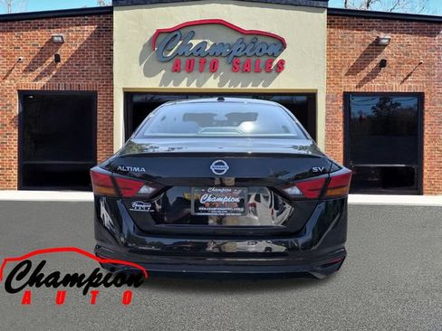 Used 2022 Nissan Altima 2.5 SV FWD image 5
