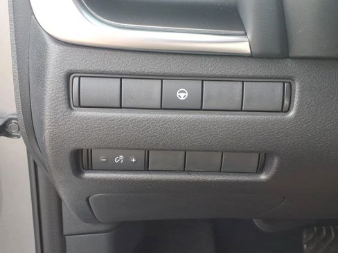 Used 2021 Nissan Rogue SV image 28