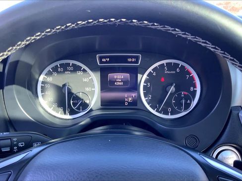 Used 2018 INFINITI QX30 Premium w/ Cargo Package image 25